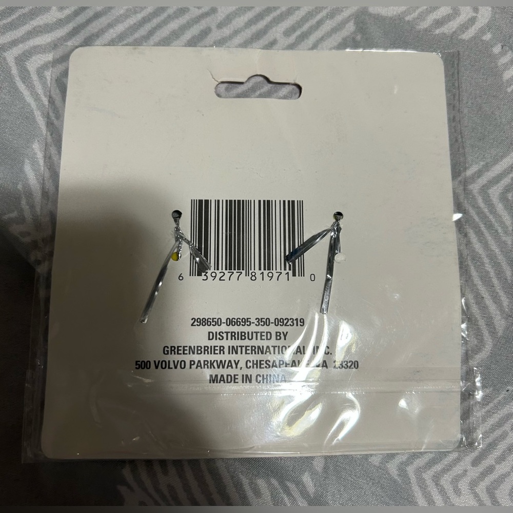 💰2/$10 NIB -Art Deco Nails& cupcake keychain covers - Picture 6 of 6